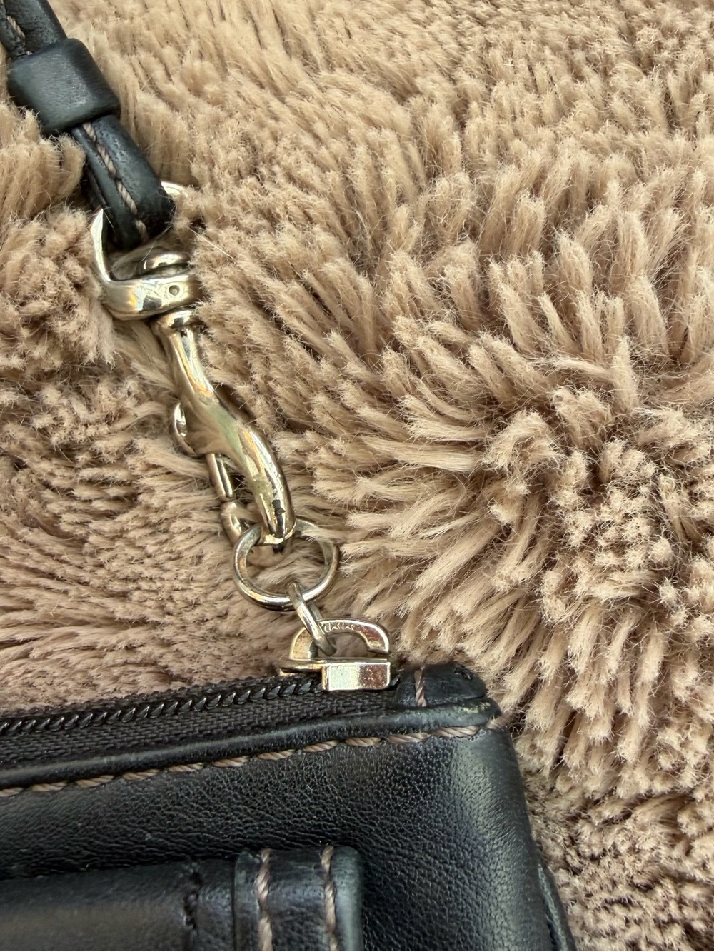 Vintage Coach Hamptons Soho Black Leather Wristlet Buckle Pocket Wallet Zip Y2K - Picture 8 of 11